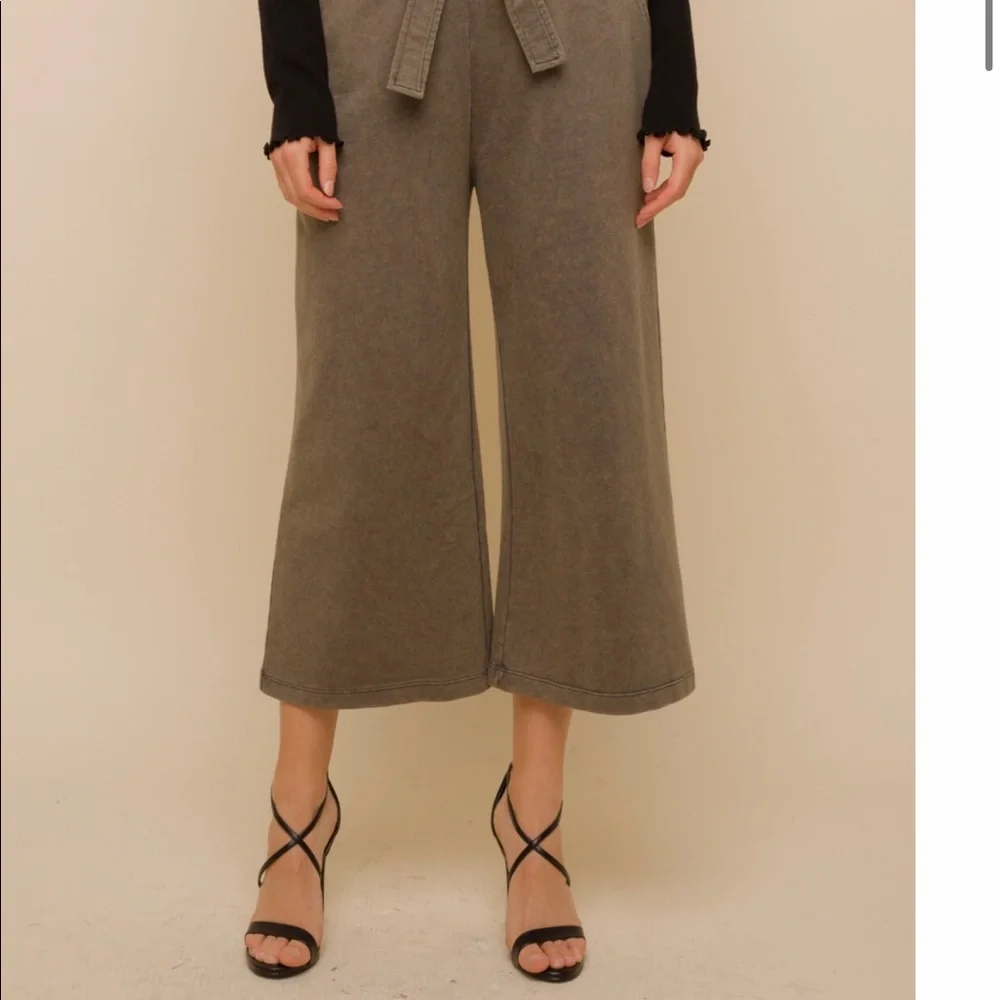 🆕Charcoal French Terry Paperbag High Waist Wide Leg Pant Hem & Thread S, M & L - Picture 2 of 15